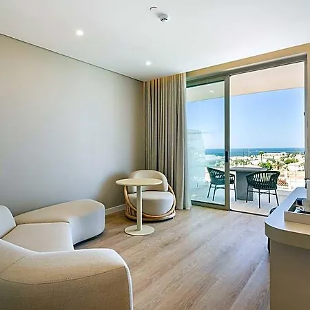 فندق Castelo 4*