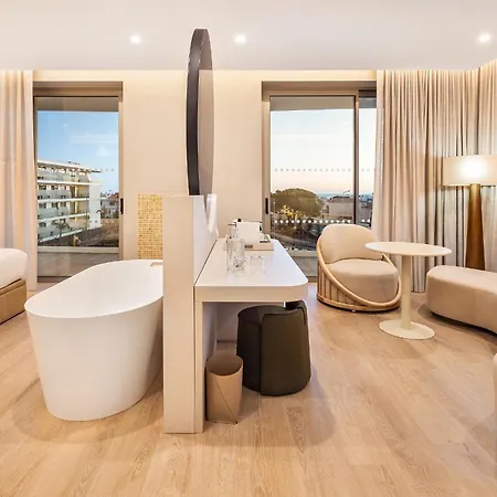 Готель Castelo 4*